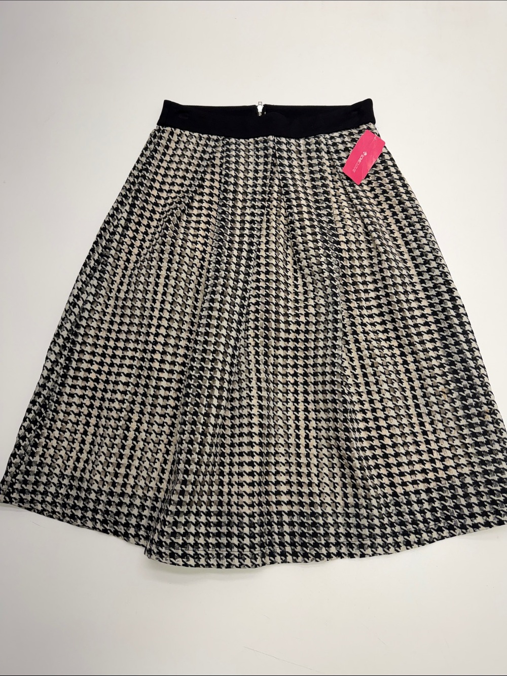 LOVE CULTURE Women’s Small Tan Black Skirt